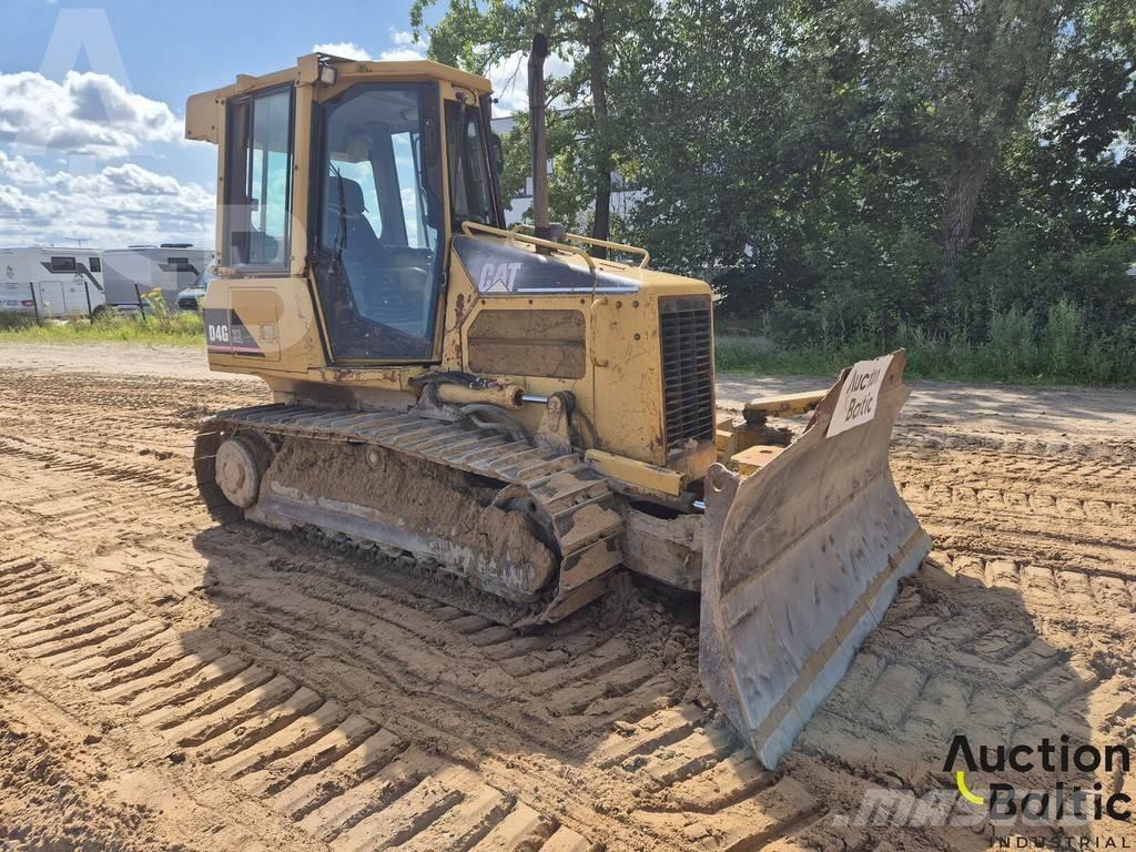 CAT D 4 G Crawler dozers