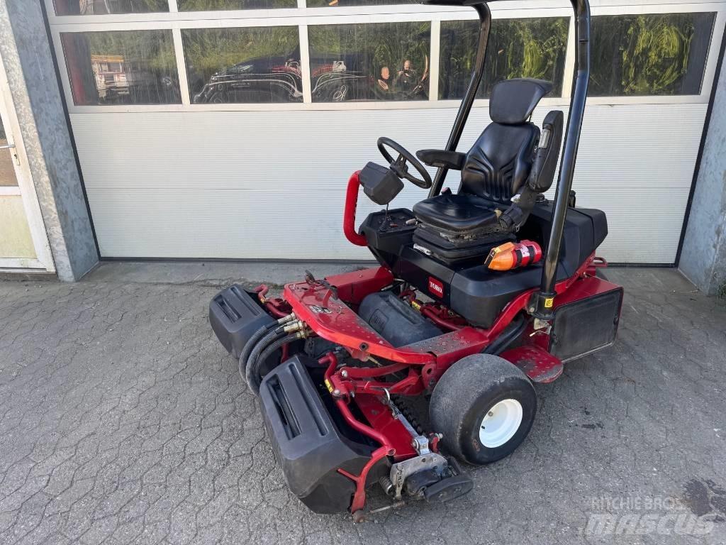 Toro 3250D Greens mowers