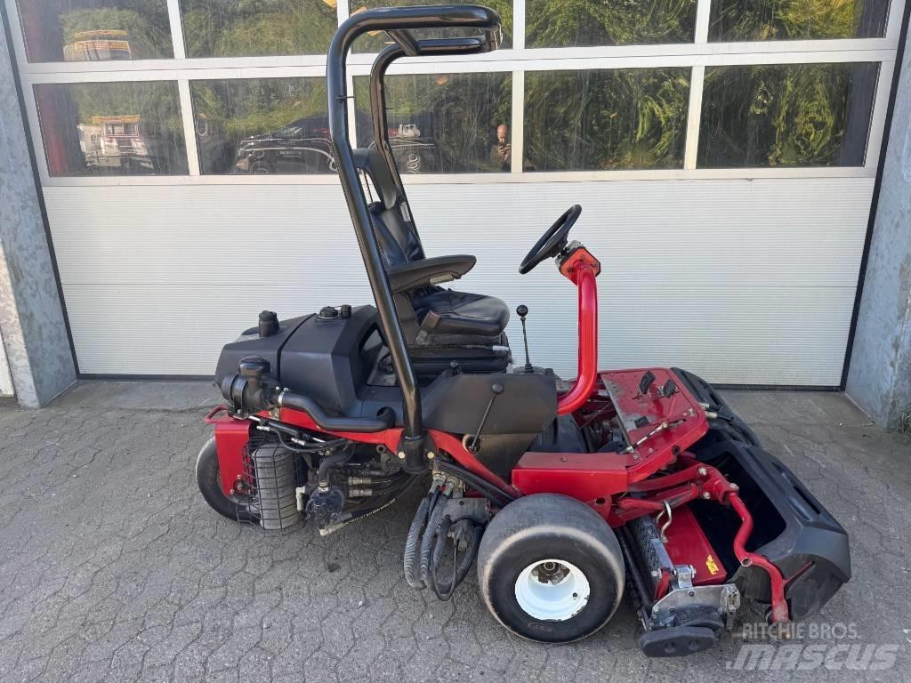 Toro 3250D Greens mowers
