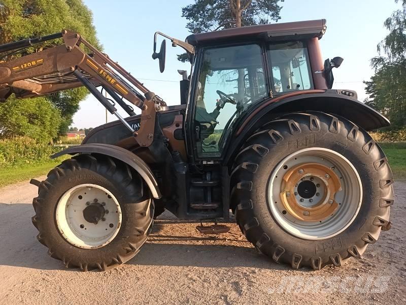 Valtra N 141 Tractors