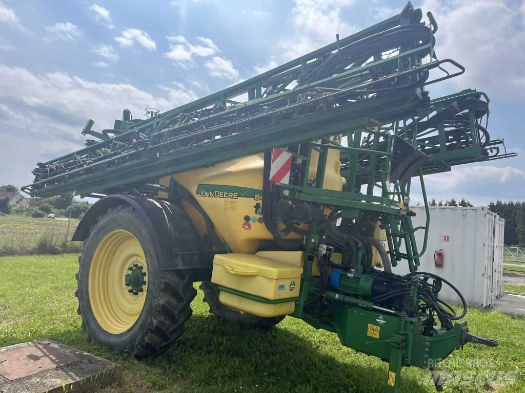 John Deere 840 i Trailed sprayers