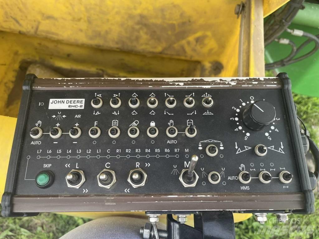 John Deere 840 i Trailed sprayers