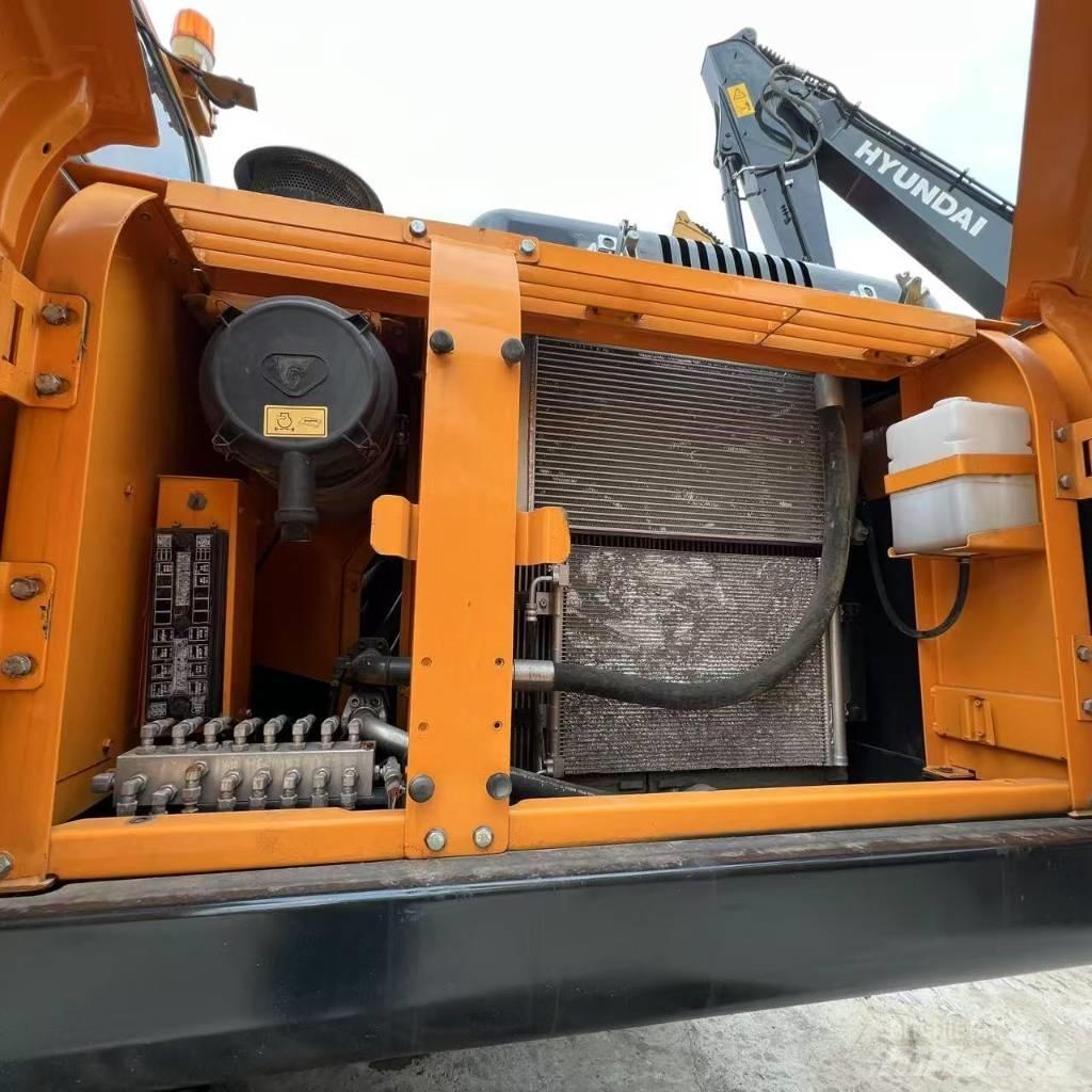 Hyundai 220LC-9S Mini excavators  7t - 12t