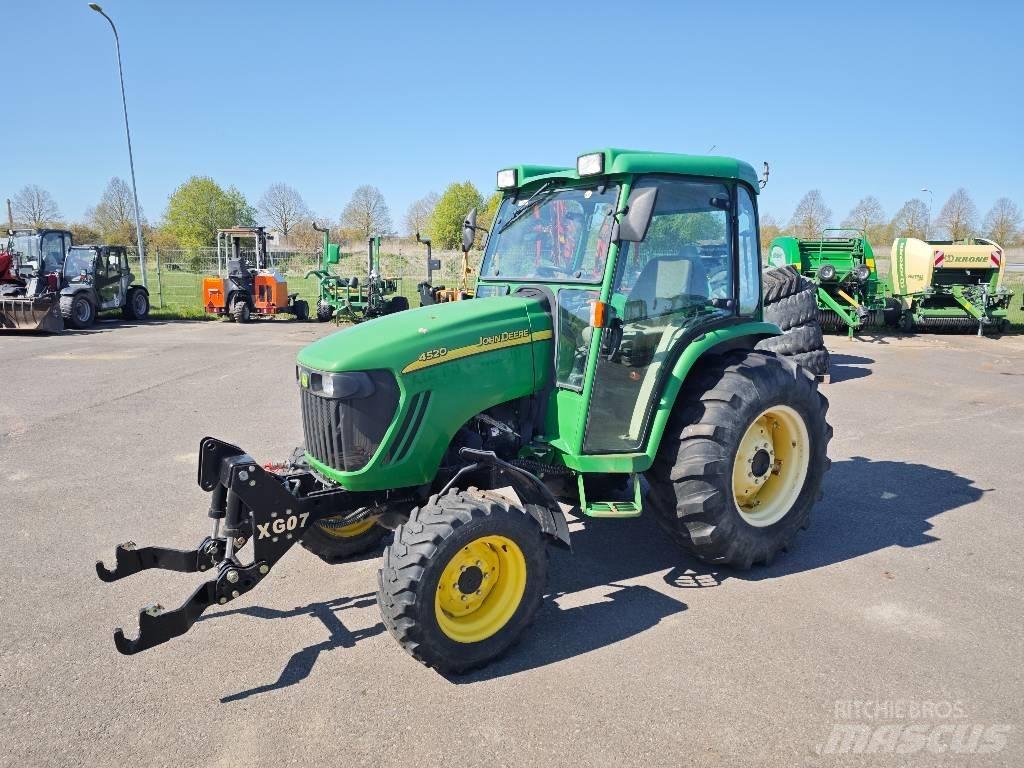 John Deere 4520 Compact tractors