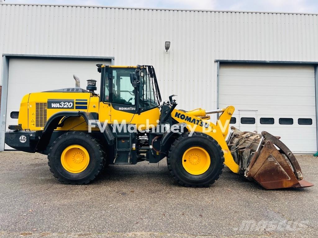 Komatsu WA320 Wheel Loaders