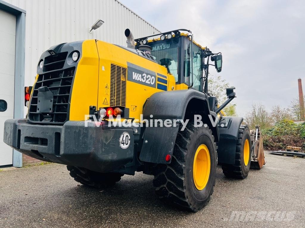 Komatsu WA320 Wheel Loaders