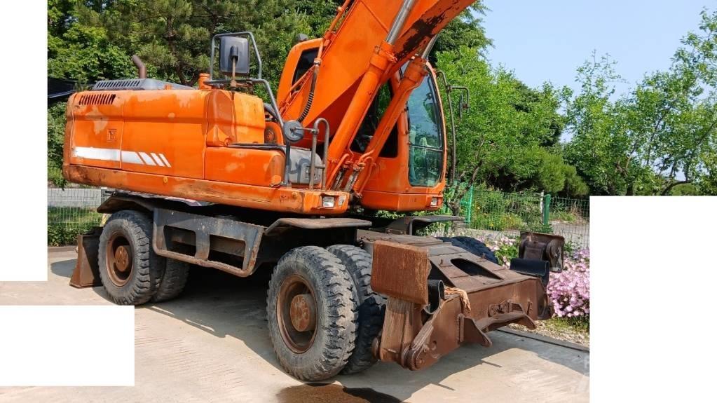 Doosan DX 210 W Wheeled Excavators