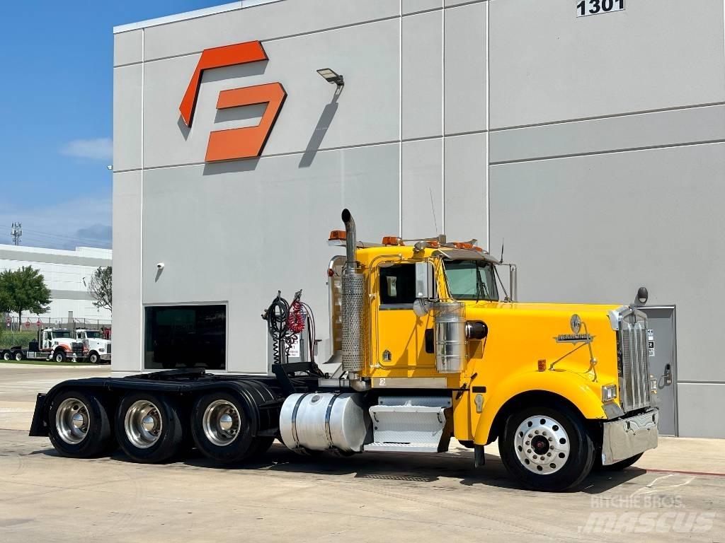 Kenworth W 900 Conventional Trucks / Tractor Trucks