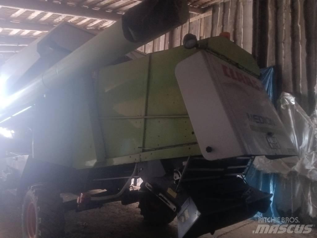CLAAS Medion 310 Combine Harvesters