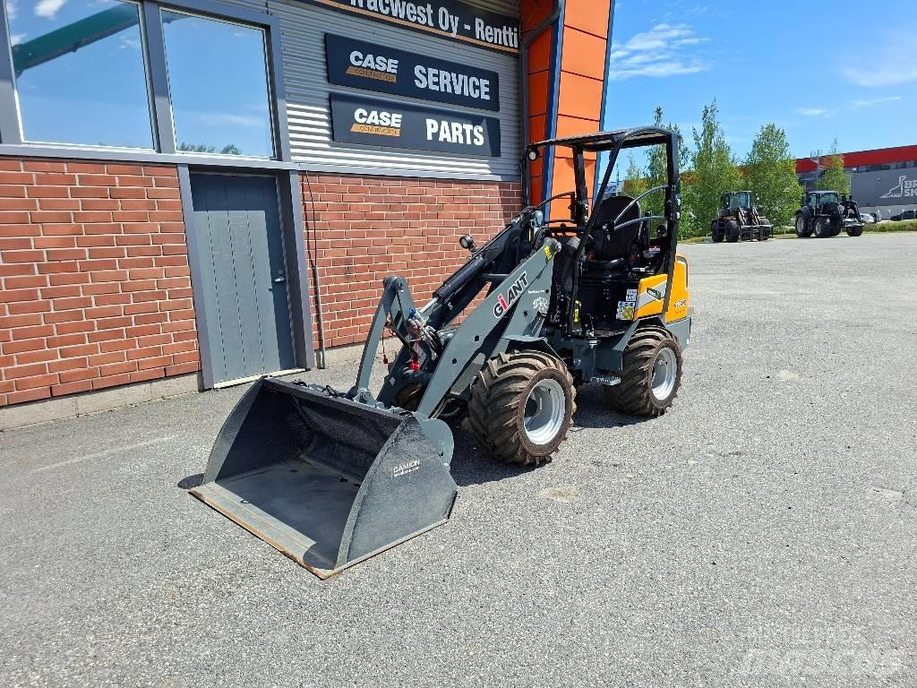 GiANT G 2300 HD Multi purpose loaders