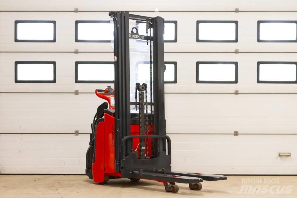 Linde L 14 Self Propelled Stackers