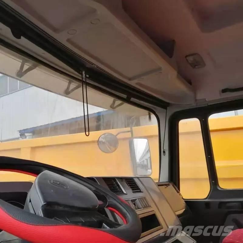 Shacman F3000 6X4 Conventional Trucks / Tractor Trucks