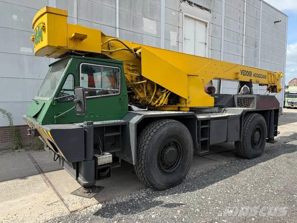 P&H OMEGA S20 Rough Terrain Cranes