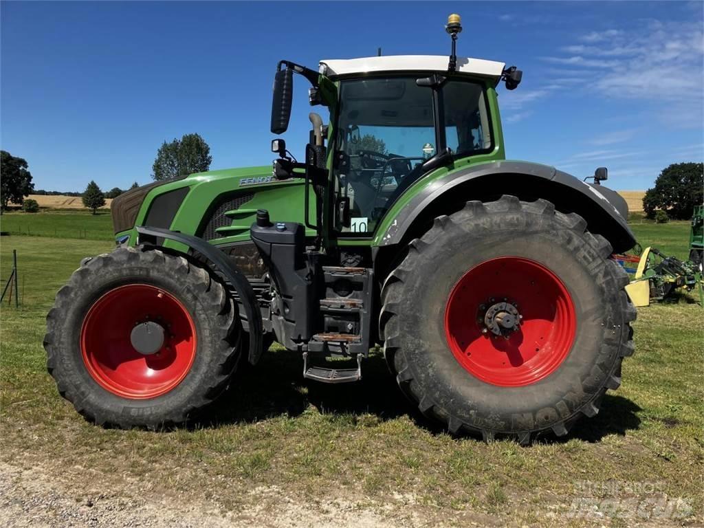 Fendt 828 Vario Tractors