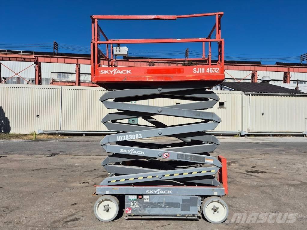 SkyJack SJ 4632 Scissor Lifts