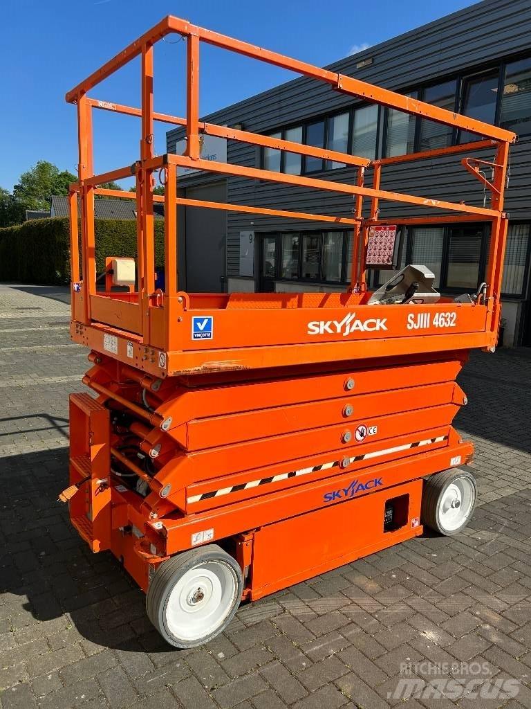 SkyJack SJ III 4632 Scissor Lifts