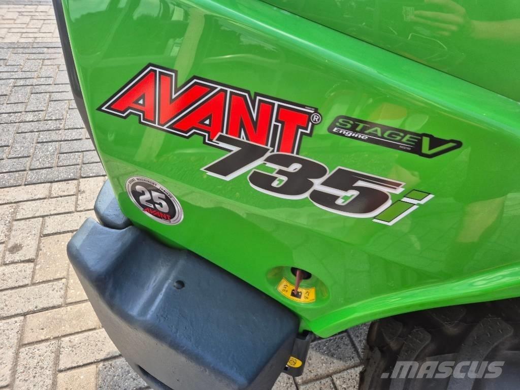 Avant 735i Mini Loader