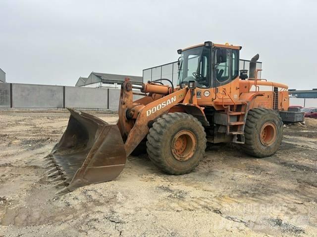 Doosan DL 300 Wheel Loaders