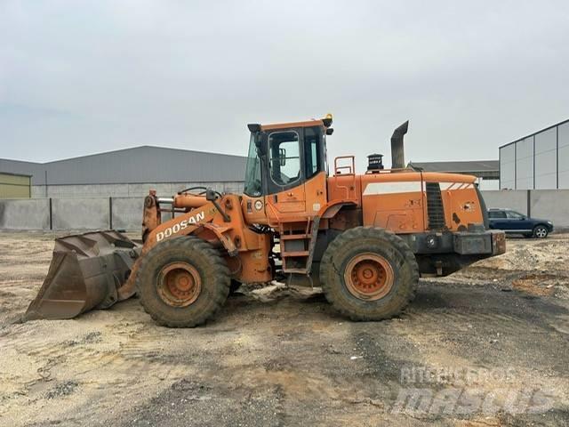 Doosan DL 300 Wheel Loaders