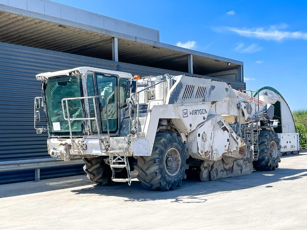 Wirtgen WR 2401 Asphalt Recycling Equipment