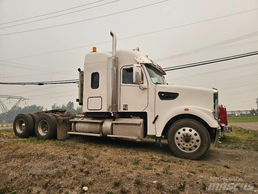 Freightliner 122 SD Conventional Trucks / Tractor Trucks