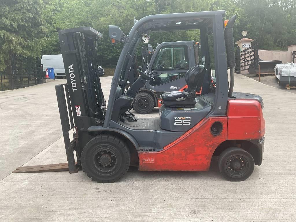 Toyota 02-8 FDF 25 Diesel Forklifts