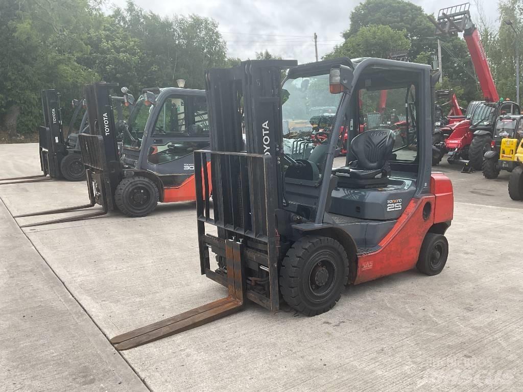 Toyota 02-8 FDF 25 Diesel Forklifts
