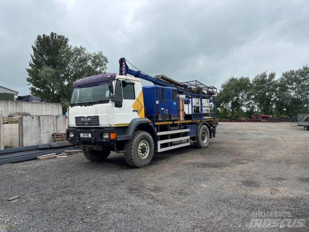 Boart Longyear DB520 Digger Derricks trucks