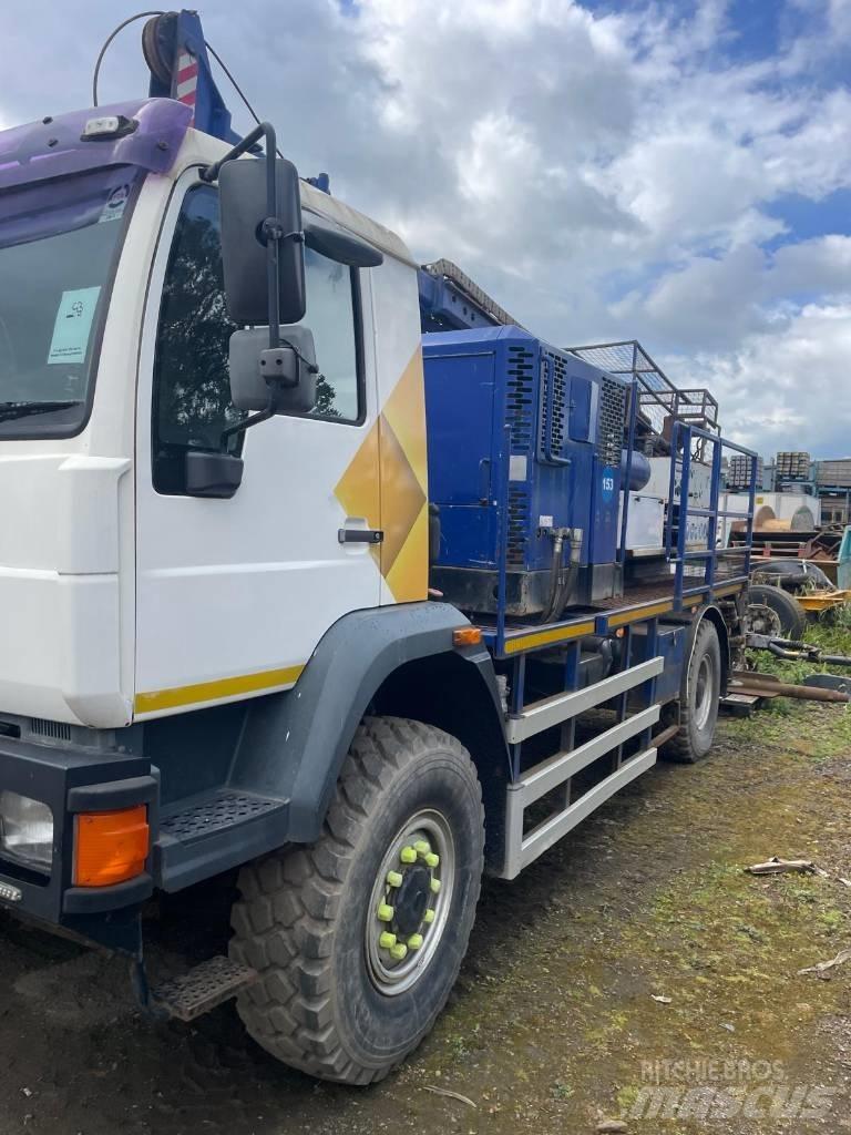 Boart Longyear DB520 Digger Derricks trucks