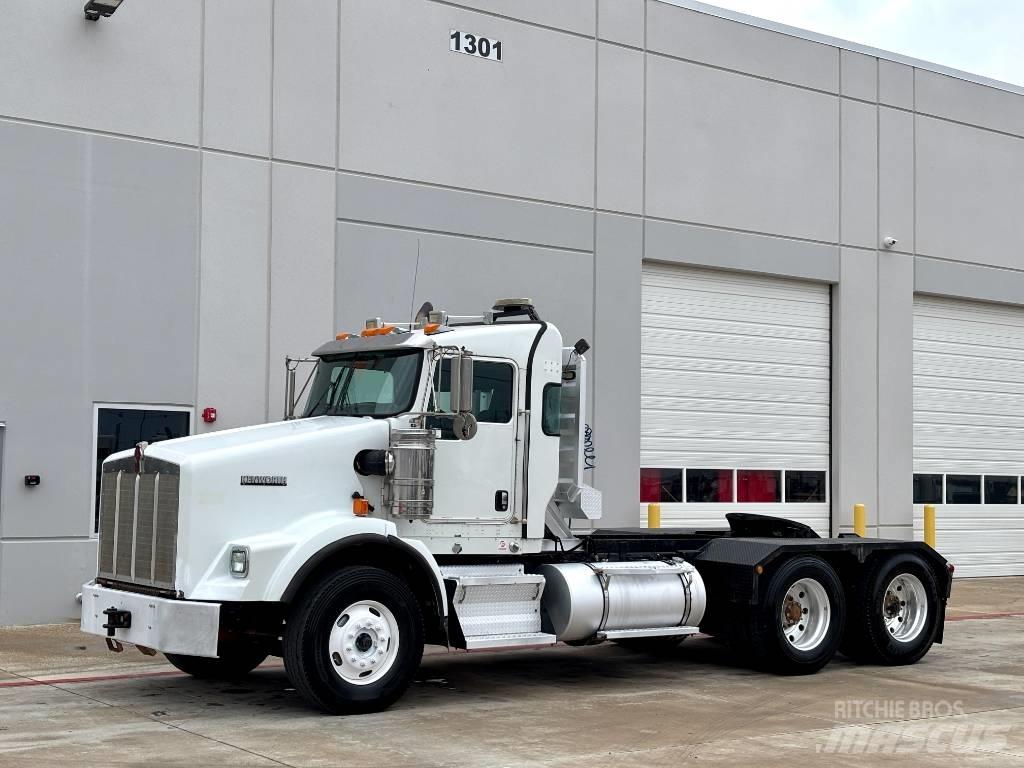 Kenworth T 800 Conventional Trucks / Tractor Trucks
