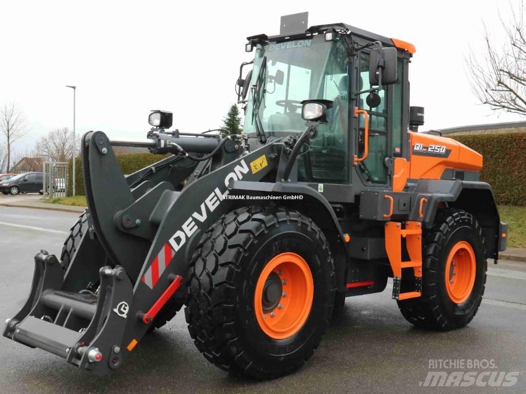 Develon DL 250-7 Wheel Loaders