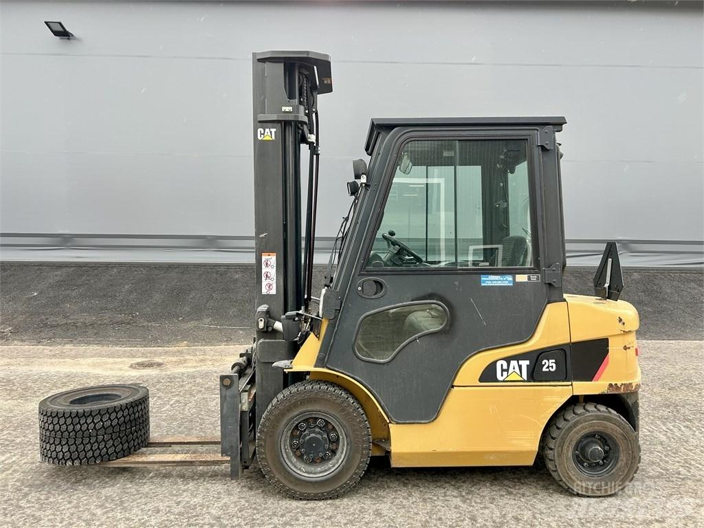 CAT DP 25 NT Diesel Forklifts