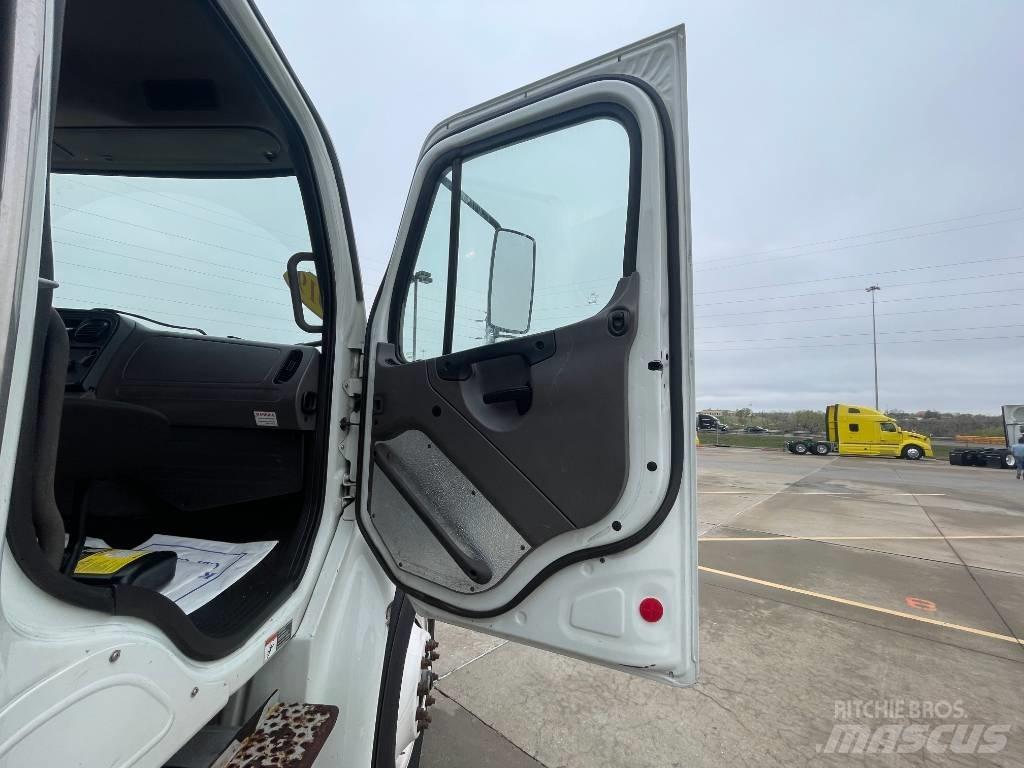 Freightliner M 106 Flatbed Trucks
