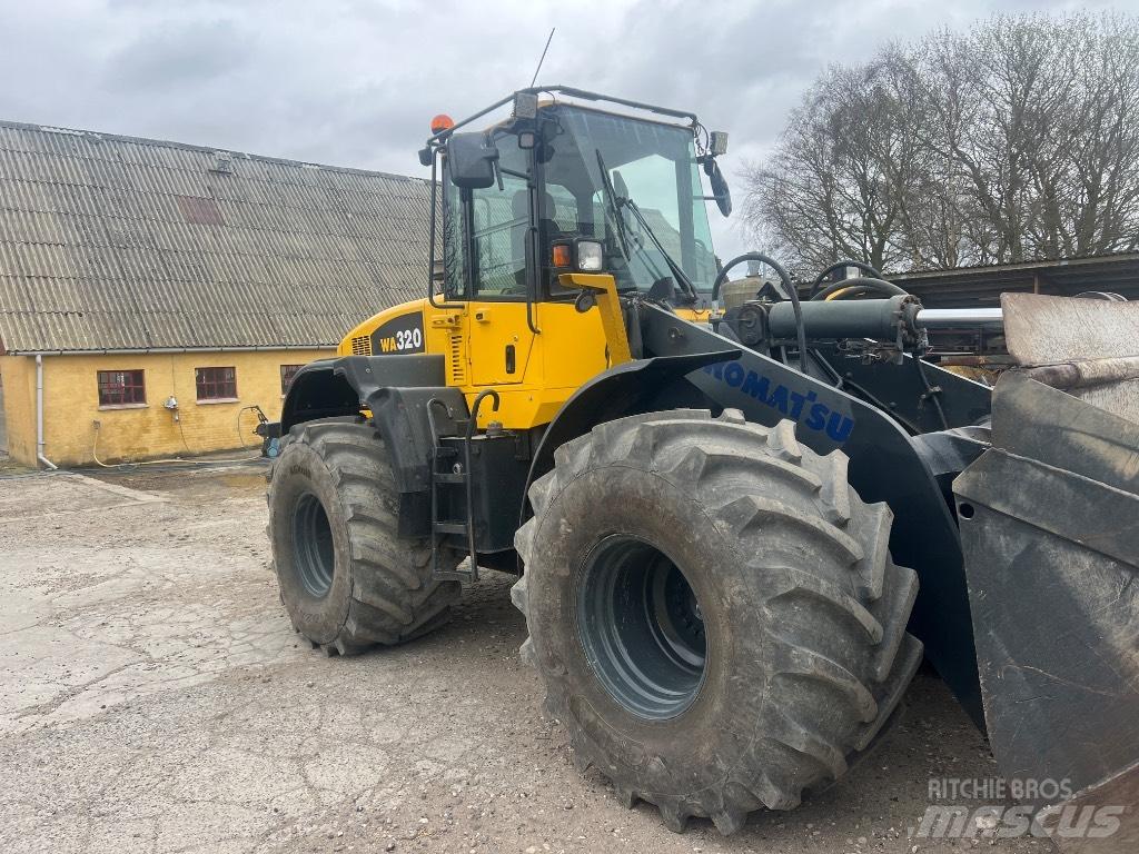 Komatsu WA 320-5 Wheel Loaders