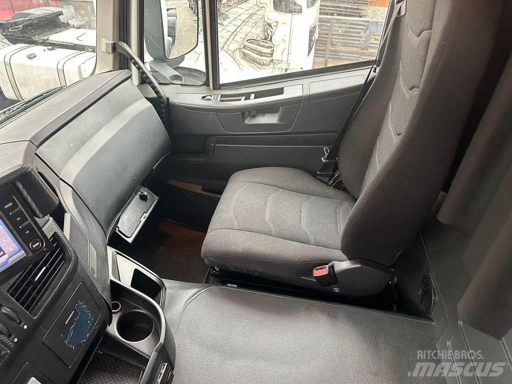 Iveco Stralis 460 Cab & Chassis Trucks