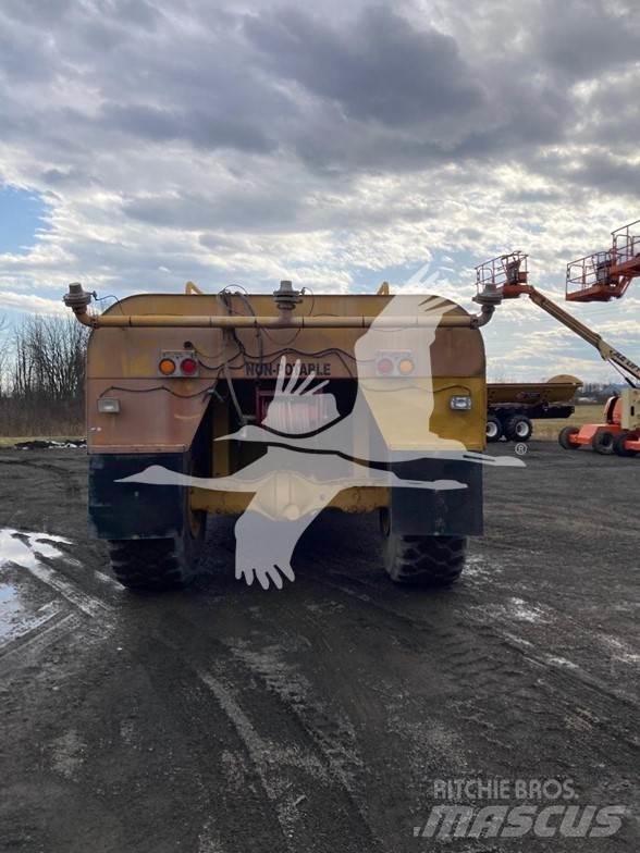 Bell 4206D Tank Trucks