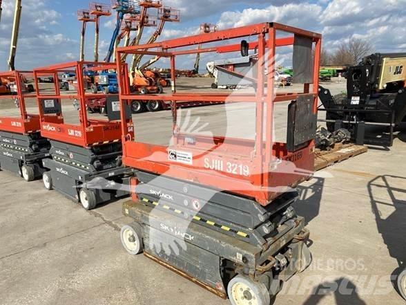 SkyJack SJ3219 Scissor Lifts