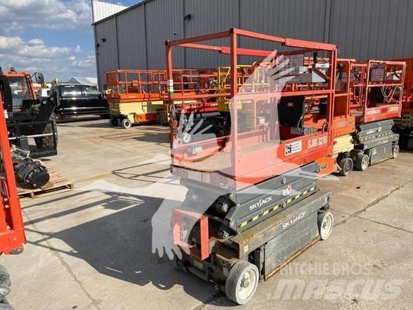 SkyJack SJ3219 Scissor Lifts