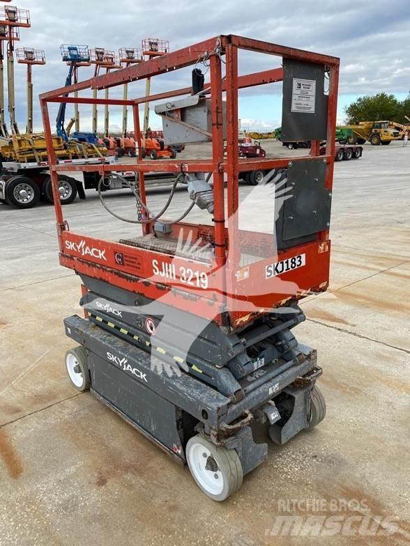 SkyJack SJ3219 Scissor Lifts
