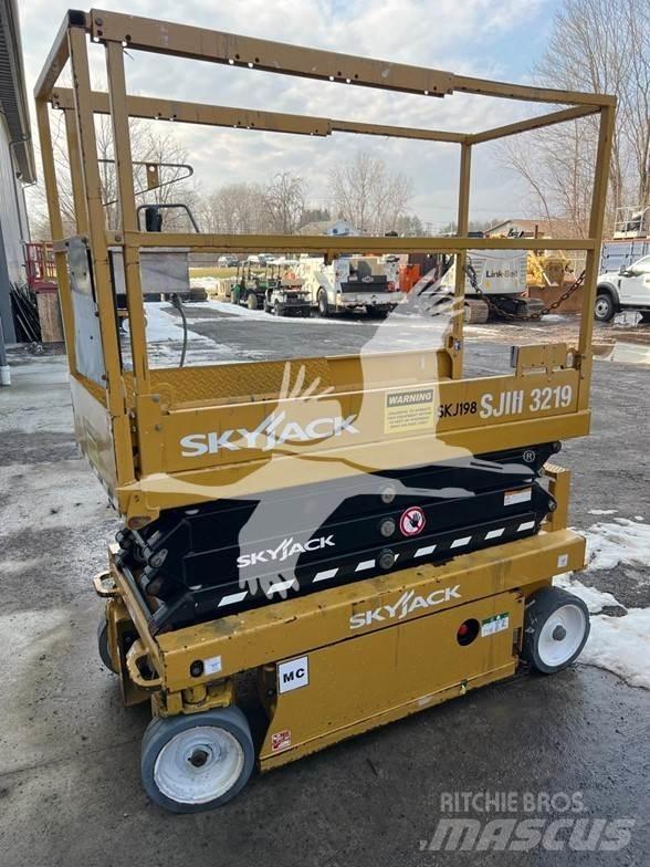 SkyJack SJ3219 Scissor Lifts