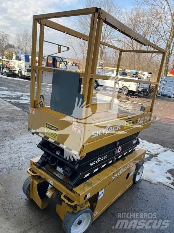SkyJack SJ3219 Scissor Lifts