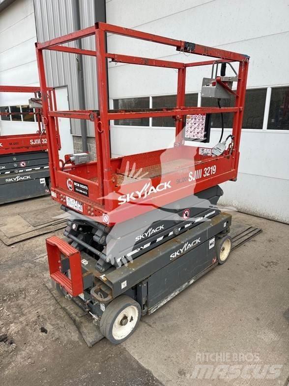 SkyJack SJ3219 Scissor Lifts