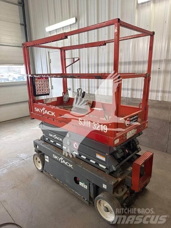 SkyJack SJ3219 Scissor Lifts