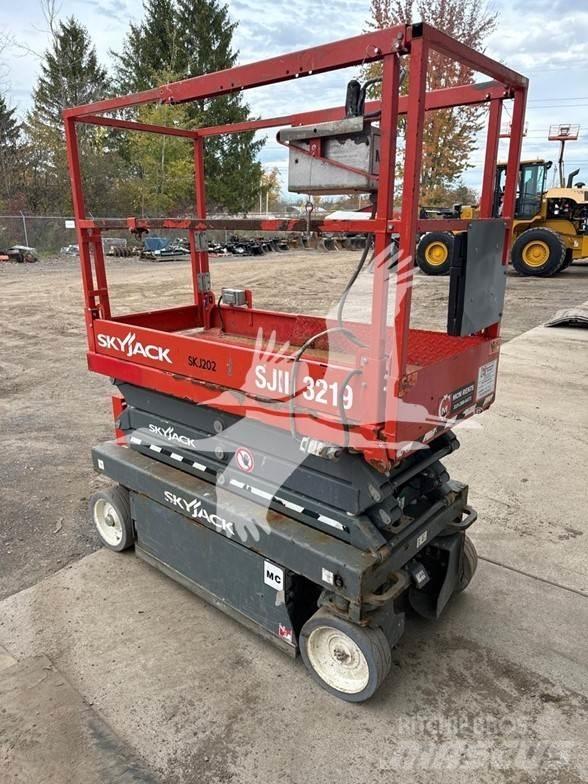 SkyJack SJ3219 Scissor Lifts