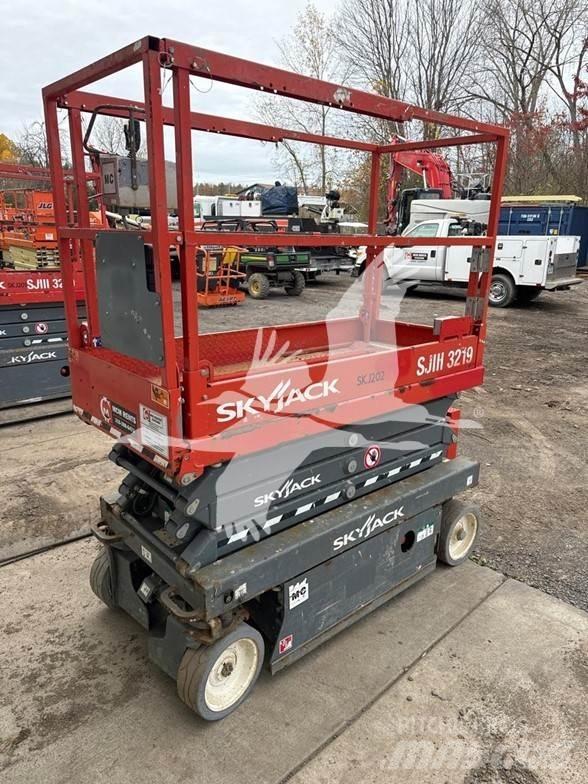 SkyJack SJ3219 Scissor Lifts
