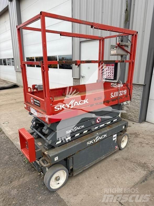 SkyJack SJ3219 Scissor Lifts
