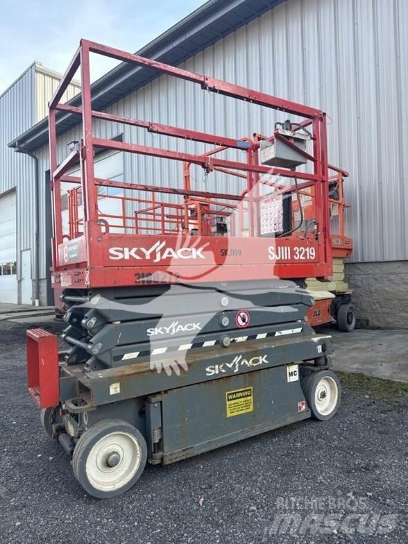 SkyJack SJ3219 Scissor Lifts