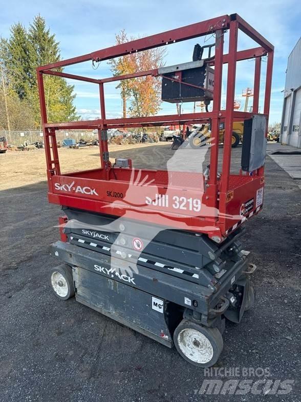 SkyJack SJ3219 Scissor Lifts
