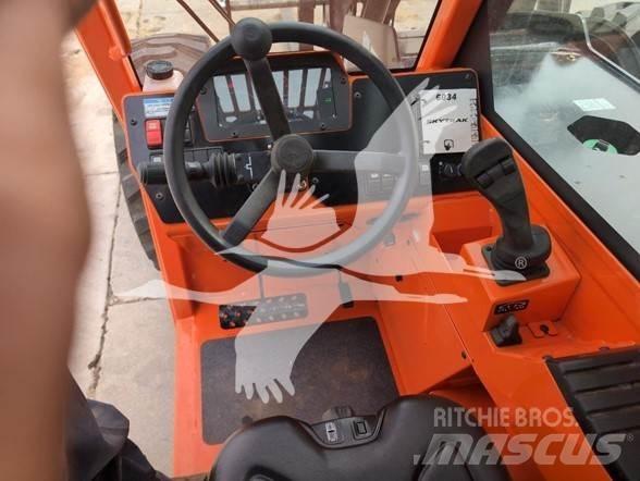 SkyTrak 6034 Telescopic Handlers