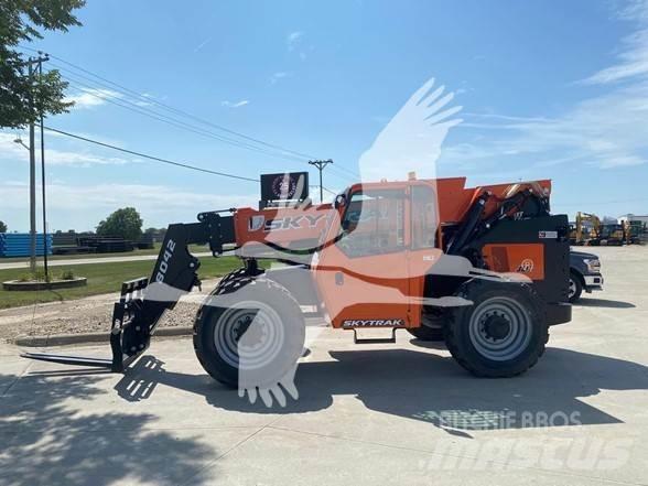 SkyTrak 8042 Telescopic Handlers